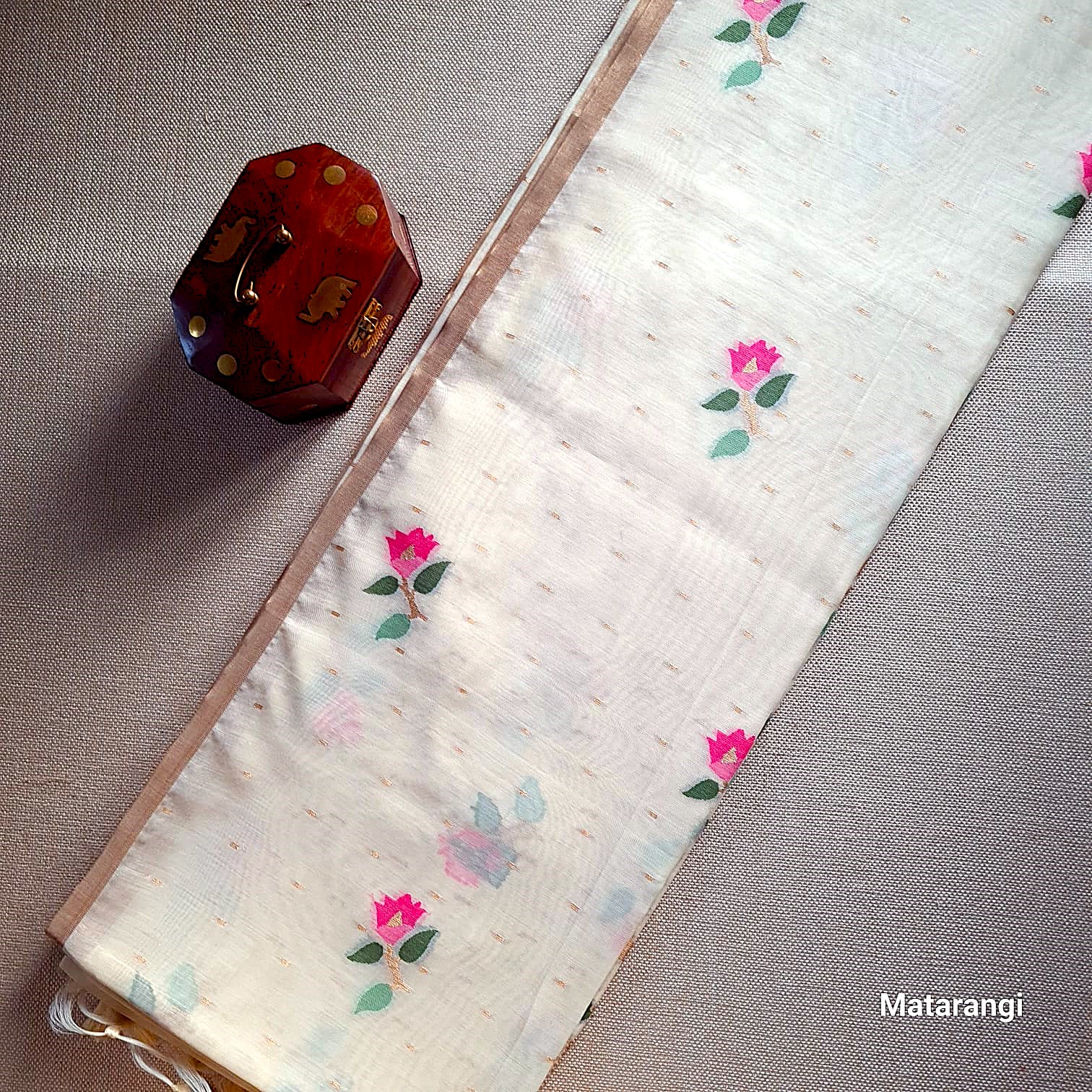 Matarangi Cream Jamdani Silk Cotton Saree