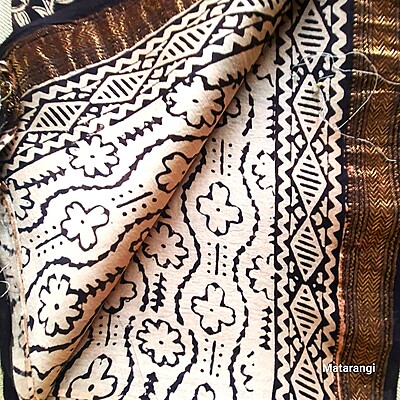 Matarangi Maroon Floral Maheshwari Silk Saree Matarangi Maroon Floral Maheshwari Silk Saree