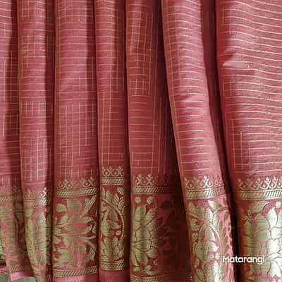 Pink Pure Georgette Sari with gold zari weave Pink Pure Georgette Sari with gold zari weave
