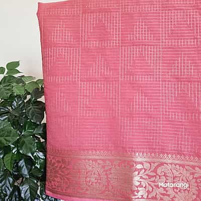 Pink Pure Georgette Sari with gold zari weave Pink Pure Georgette Sari with gold zari weave